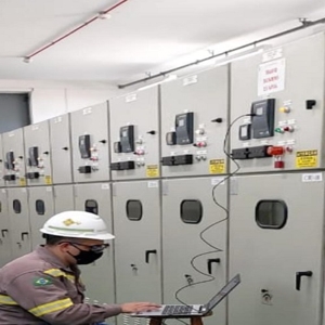 Conserto em cabine primaria