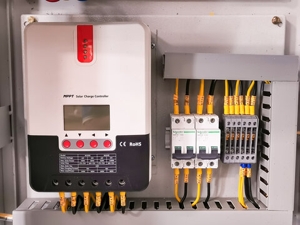 Relé de proteção de tensão